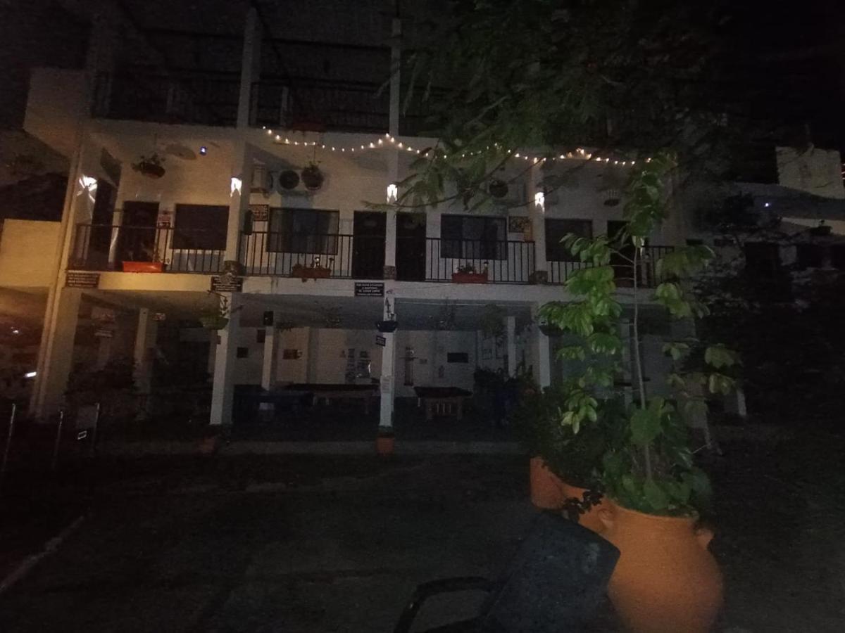 Hotel Villa Maritza Melgar Esterno foto