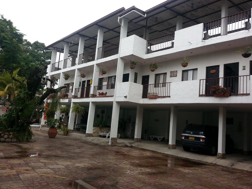 Hotel Villa Maritza Melgar Esterno foto