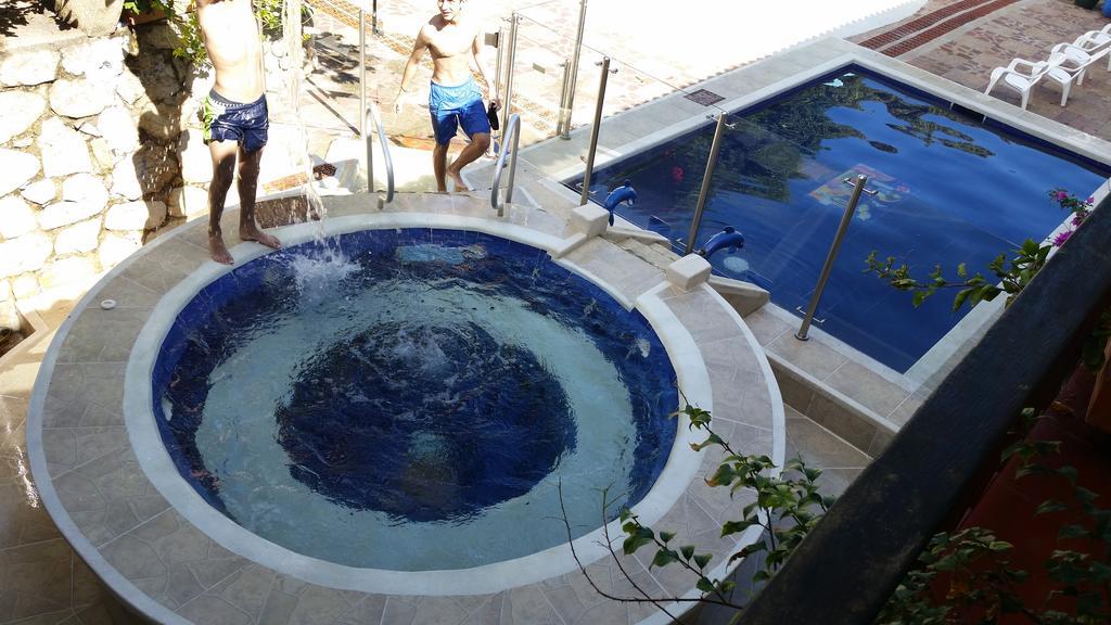 Hotel Villa Maritza Melgar Esterno foto
